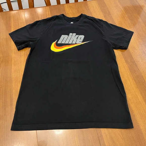 Nike graphic print t-shirt - Size M - Picture 1 of 7